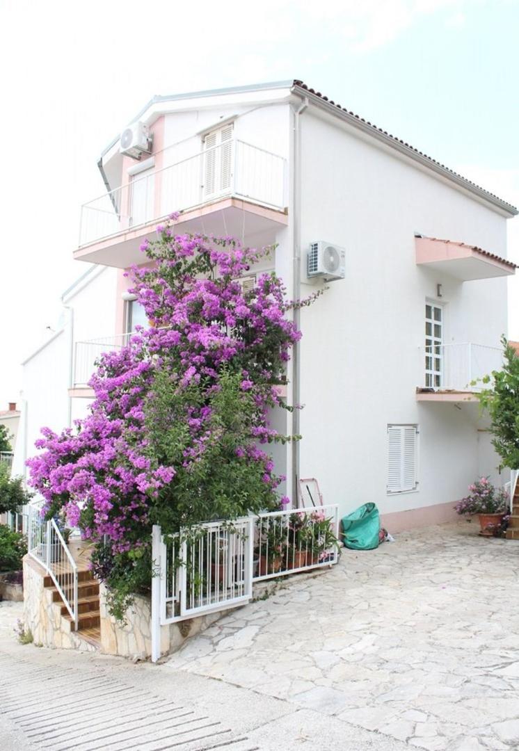 Apartment Bajuti Primosten Exterior photo