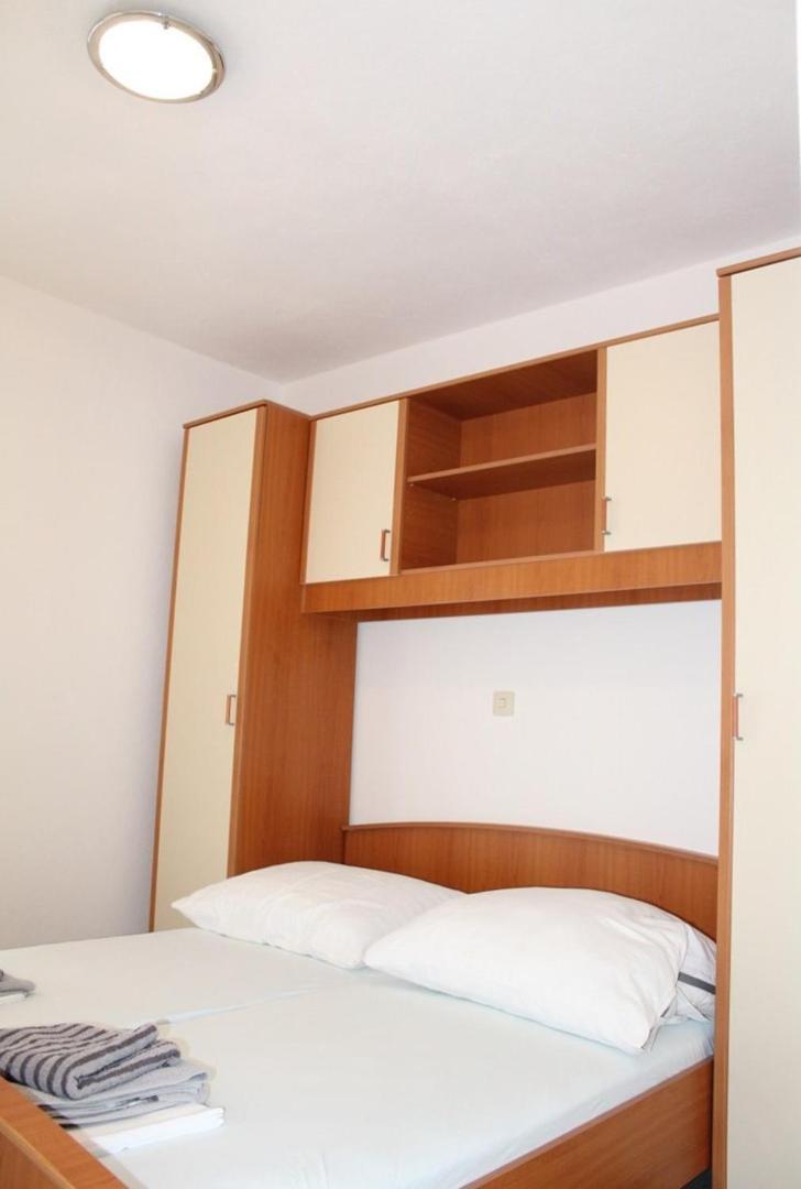 Apartment Bajuti Primosten Exterior photo