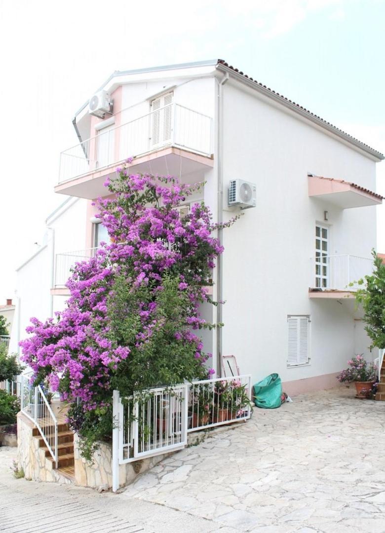 Apartment Bajuti Primosten Exterior photo